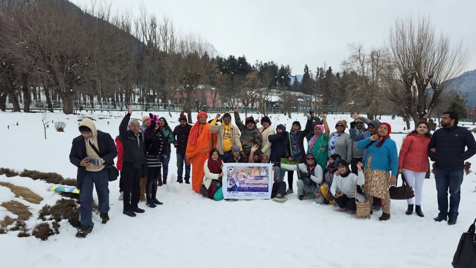 Experience the Magic of Snow in Kashmir with TripLover.in!